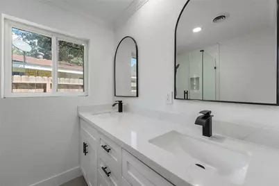 4525 Kingfisher Drive, Houston, TX 77035 - Photo 25