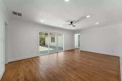 4525 Kingfisher Drive, Houston, TX 77035 - Photo 9