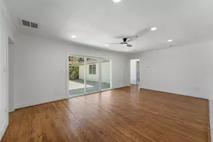 4525 Kingfisher Dr, Houston, TX 77035 - Photo 9