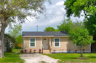 100 18th Ave N, Texas City, TX 77590 - Photo 1