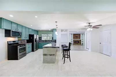 301 Meadow Lane, Hitchcock, TX 77563 - Photo 9