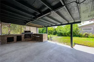 301 Meadow Ln, Hitchcock, TX 77563 - Photo 29