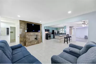 301 Meadow Lane, Hitchcock, TX 77563 - Photo 5