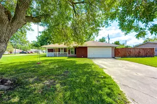 301 Meadow Ln, Hitchcock, TX 77563 - Photo 1