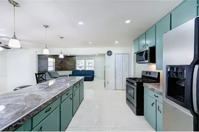 301 Meadow Lane, Hitchcock, TX 77563 - Photo 13