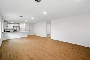 104 Pine Bend Ct, Magnolia, TX 77354 - Photo 5