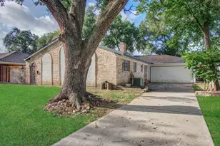 8406 Beechaven Rd, Houston, TX 77571 - Photo 3