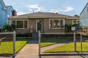 1409 Winnie St, Galveston, TX 77550 - Photo 1