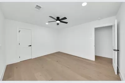 5330 Dumfries Drive, Houston, TX 77096 - Photo 37