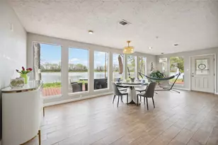 911 Brook Forest Dr, Conroe, TX 77385 - Photo 1