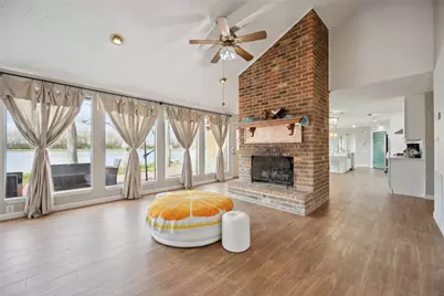 911 Brook Forest Drive, Conroe, TX 77385 - Photo 15