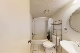 12250 Coppertree Ln, Houston, TX 77035 - Photo 5