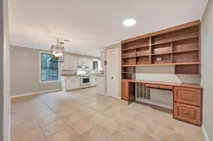 527 S Iowa Ave, League City, TX 77573 - Photo 7