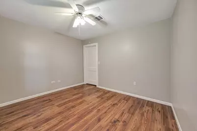 527 S Iowa Avenue, League City, TX 77573 - Photo 19