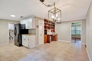 527 S Iowa Ave, League City, TX 77573 - Photo 9