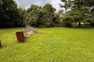 7903 Spivey Rd, Highlands, TX 77562 - Photo 3