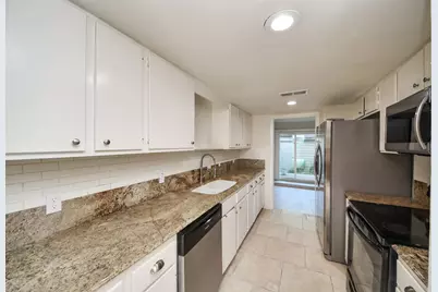 1059 Country Place Drive #1059, Houston, TX 77079 - Photo 11