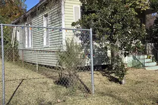 7933 Goode St, Houston, TX 77012 - Photo 9