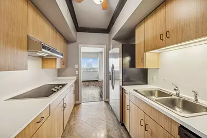 5000 Montrose Boulevard #10B, Houston, TX 77006 - Photo 7