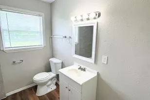 8238 Homewood Ln, Houston, TX 77028 - Photo 17
