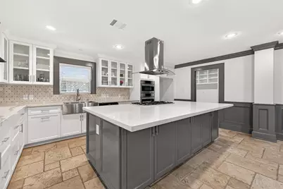 10054 Cedardale Drive, Houston, TX 77055 - Photo 11