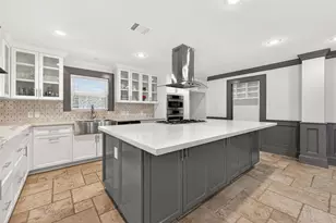 10054 Cedardale Dr, Houston, TX 77055 - Photo 11