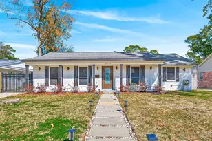 10054 Cedardale Dr, Houston, TX 77055 - Photo 1