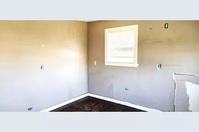 508 E French Street, Cuero, TX 77954 - Photo 11