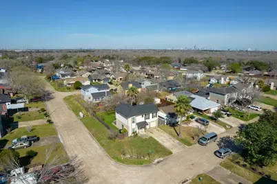 12926 Grovemill Drive, Houston, TX 77045 - Photo 25