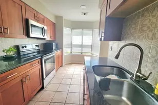 7447 Cambridge St, Houston, TX 77054 - Photo 5