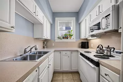 711 Fargo Street #1, Houston, TX 77006 - Photo 9
