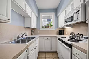 711 Fargo St, Houston, TX 77006 - Photo 9
