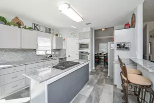 75 April Wind Dr S, Conroe, TX 77356 - Photo 9