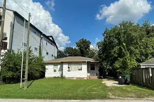 3718 Robertson St, Houston, TX 77009 - Photo 1