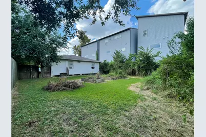 3718 Robertson Street, Houston, TX 77009 - Photo 11