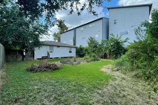 3718 Robertson St, Houston, TX 77009 - Photo 11