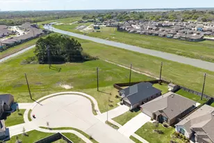 8903 Brazos Dr, Baytown, TX 77521 - Photo 5