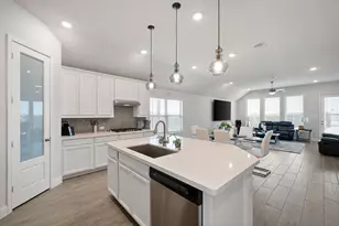 8903 Brazos Dr, Baytown, TX 77521 - Photo 11