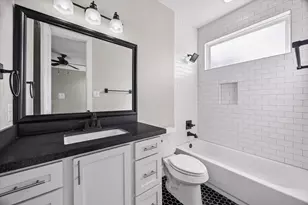 912 Yale St, Houston, TX 77008 - Photo 7