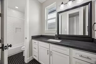 912 Yale St, Houston, TX 77008 - Photo 23