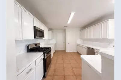 2711 Skyview Trace Court, Houston, TX 77047 - Photo 9