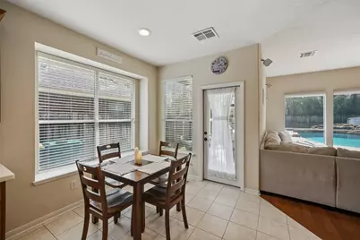 122 W Russet Grove Circle, The Woodlands, TX 77384 - Photo 11