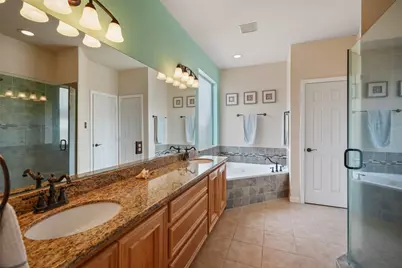 122 W Russet Grove Circle, The Woodlands, TX 77384 - Photo 21