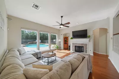 122 W Russet Grove Circle, The Woodlands, TX 77384 - Photo 17