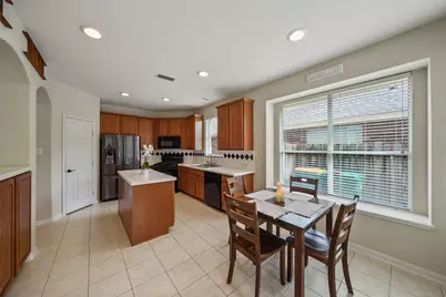 122 W Russet Grove Circle, The Woodlands, TX 77384 - Photo 13