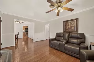 6655 Wildwood Way, Houston, TX 77023 - Photo 9