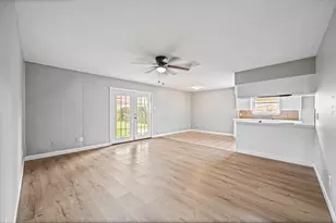 806 Shawnee St, Houston, TX 77034 - Photo 7