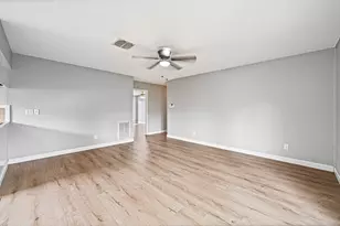 806 Shawnee St, Houston, TX 77034 - Photo 9