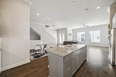 10926 Brookeshire Chase Lane, Houston, TX 77043 - Photo 15