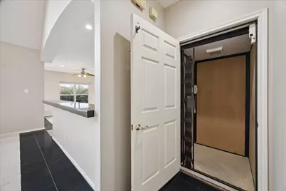 422 Bay Colony Drive, La Porte, TX 77571 - Photo 9